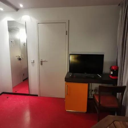 Hindenburg Hotell 3*