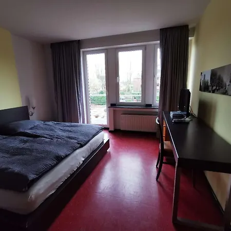 Hindenburg Hotell 3*