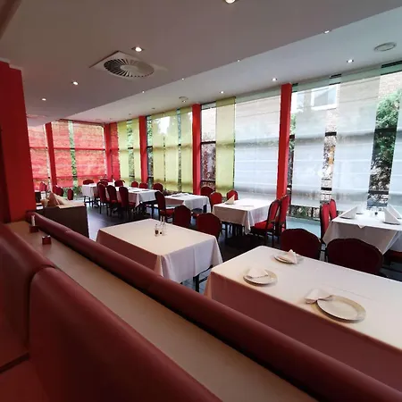 Hindenburg فندق فيرزن